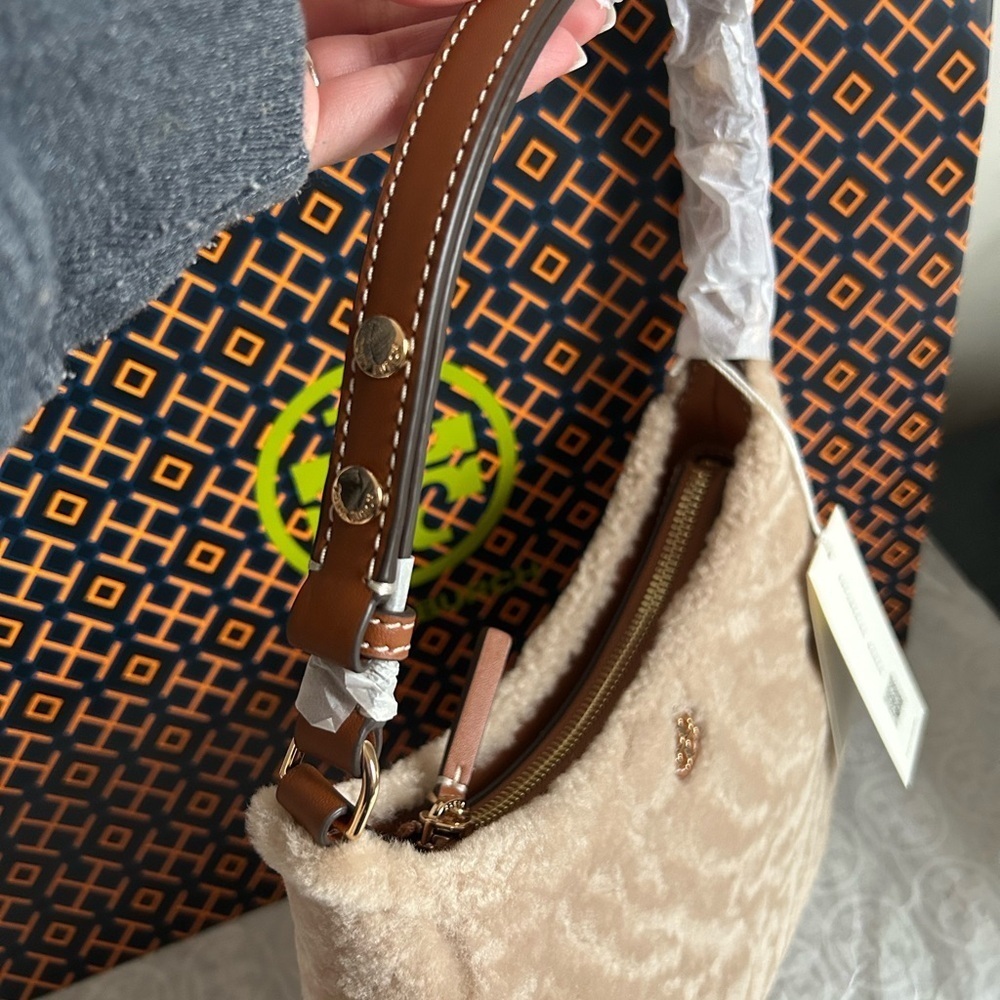 Tory Burch Emerson Shearling Shoulder Bag Fresh Wheat Gold Tan Brown Cream - Picture 5 of 11